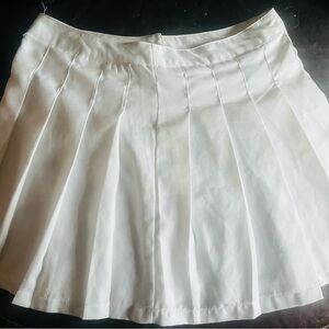 Elegant Faded Rose White Pleated Skirt